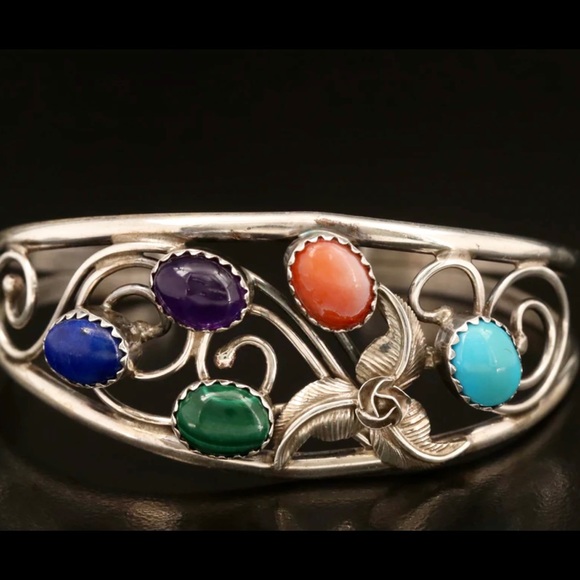 STERLING SILVER WIREWORK PETIT VINTAGE CUFF BRACELET WITH CORAL & MALACHITE - Picture 3 of 6